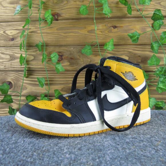 Nike Sneaker Air Jordan Retro OG Boys Y 3 Athletic‎ Yellow Synthetic Lace Up - Picture 1 of 6